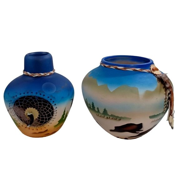 2 Native American Pottery Vases Dreamcatcher Buffalo Southwest Eagle Fea… - Picture 3 of 13